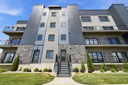 1-web-or-mls-739 Manhattan Blvd 302-1