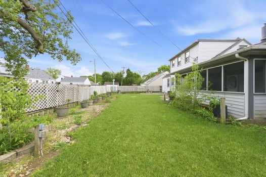 10-web-or-mls-1290 Main St-10