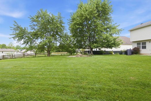 10-web-or-mls-2037 Bluestem Dr-10