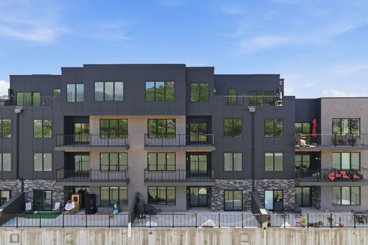 10-web-or-mls-739 Manhattan Blvd 302-10