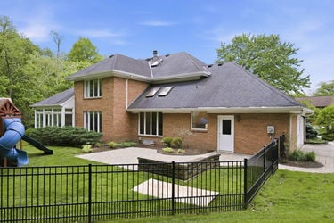 10-web-or-mls-9486 Oakhurst Ct-10