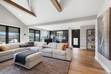 102-web-or-mls-2963 Walworth Ave-102