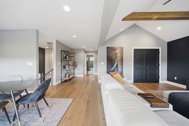 111-web-or-mls-2963 Walworth Ave-111