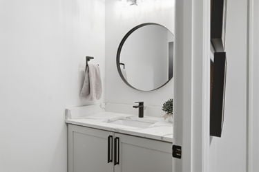 129-web-or-mls-2963 Walworth Ave-129