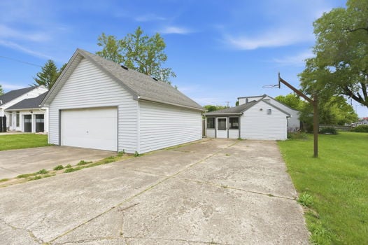 13-web-or-mls-1290 Main St-13