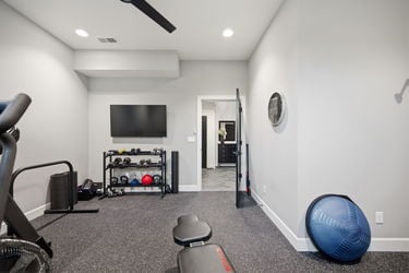 131-web-or-mls-2963 Walworth Ave-131