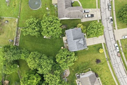15-web-or-mls-2037 Bluestem Dr-15