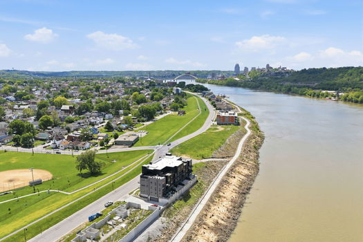 16-web-or-mls-739 Manhattan Blvd 302-16