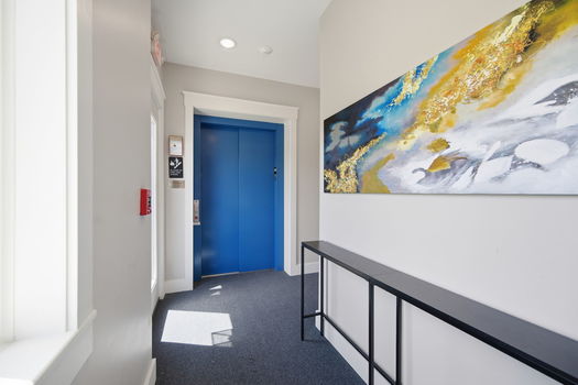 17-web-or-mls-739 Manhattan Blvd 302-17