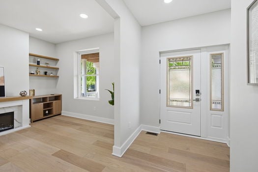 19-web-or-mls-2548 Hackberry St-19