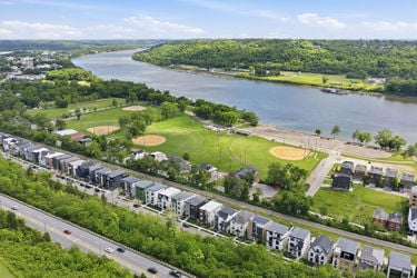19-web-or-mls-2963 Walworth Ave-19