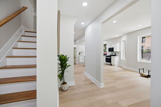 20-web-or-mls-2548 Hackberry St-20