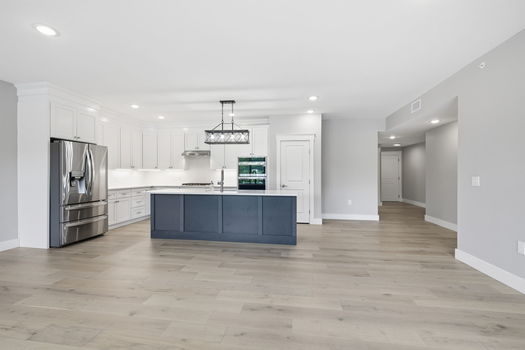 20-web-or-mls-739 Manhattan Blvd 302-20