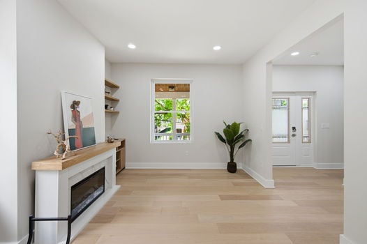 26-web-or-mls-2548 Hackberry St-26