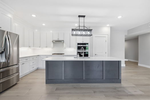 27-web-or-mls-739 Manhattan Blvd 302-27