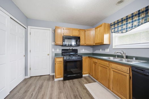 30-web-or-mls-2037 Bluestem Dr-30