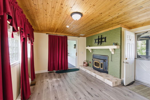 32-web-or-mls-1290 Main St-32