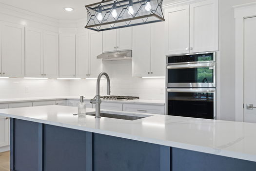 32-web-or-mls-739 Manhattan Blvd 302-32