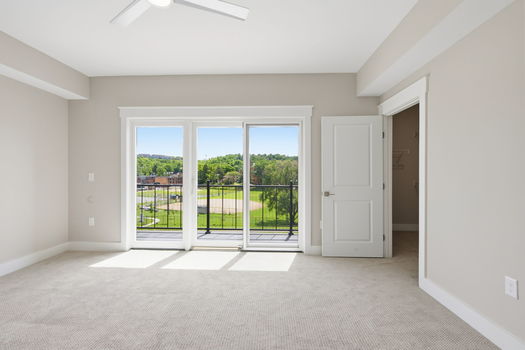 34-web-or-mls-739 Manhattan Blvd 302-34