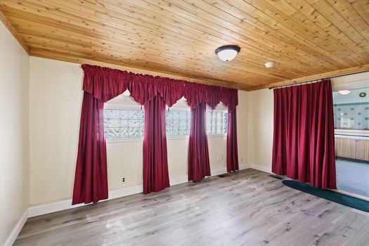 35-web-or-mls-1290 Main St-35