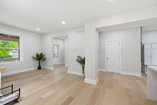 35-web-or-mls-2548 Hackberry St-35