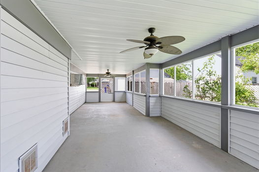 36-web-or-mls-1290 Main St-36