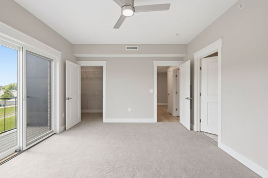 36-web-or-mls-739 Manhattan Blvd 302-36