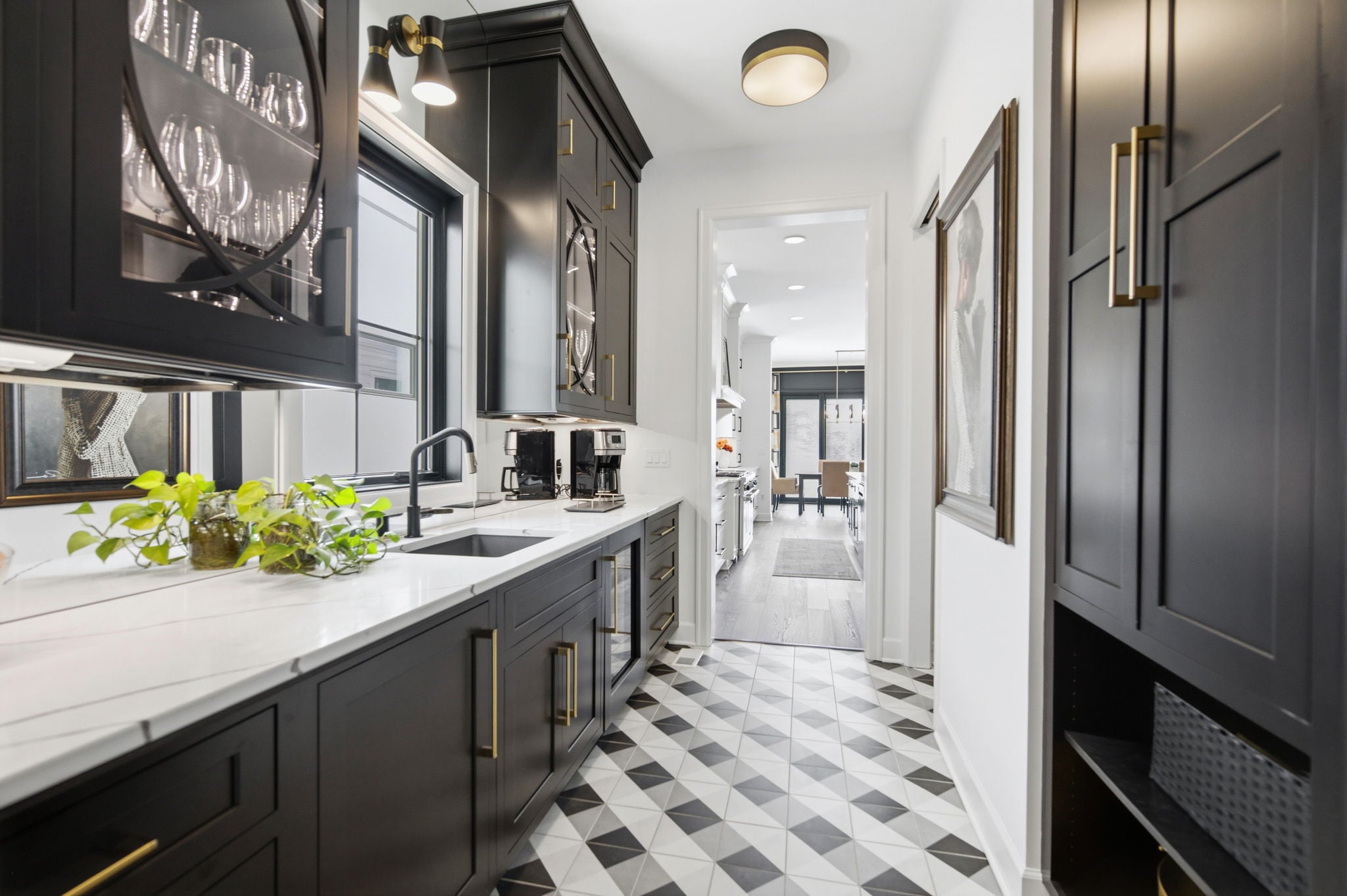 40-web-or-mls-2963 Walworth Ave-40