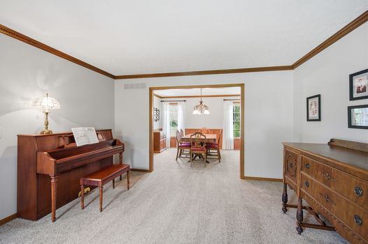 40-web-or-mls-7220 Rolling Meadows Dr-40