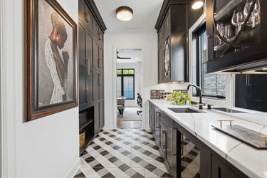42-web-or-mls-2963 Walworth Ave-42