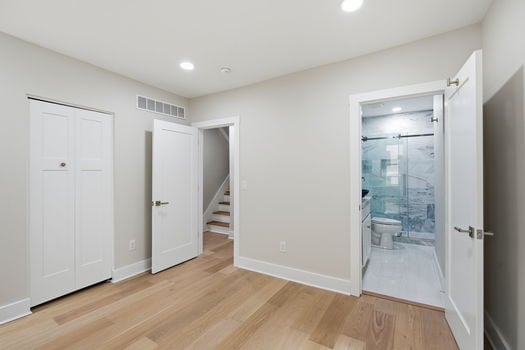 43-web-or-mls-2548 Hackberry St-43