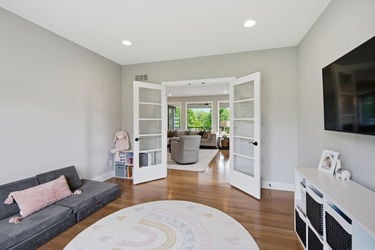 43-web-or-mls-9932 Zig Zag Rd-43