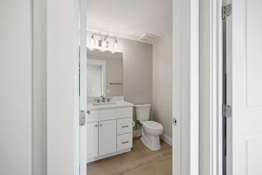 44-web-or-mls-739 Manhattan Blvd 302-44