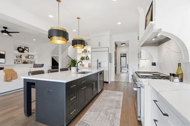 46-web-or-mls-2963 Walworth Ave-46