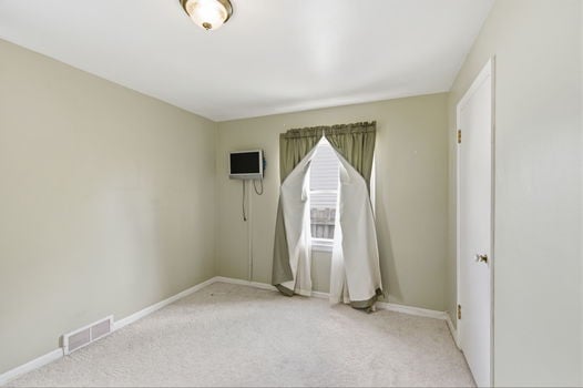 47-web-or-mls-1290 Main St-47