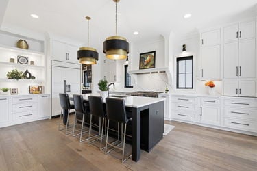 47-web-or-mls-2963 Walworth Ave-47