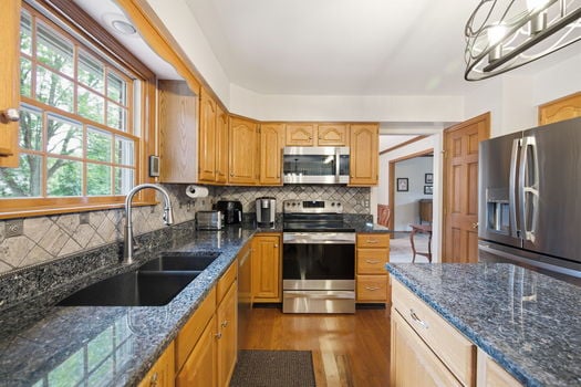 47-web-or-mls-7220 Rolling Meadows Dr-47