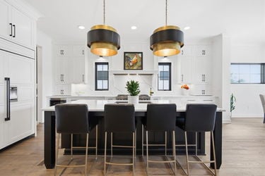 48-web-or-mls-2963 Walworth Ave-48