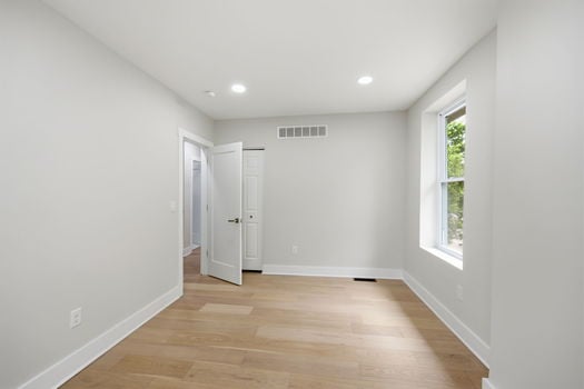 49-web-or-mls-2548 Hackberry St-49