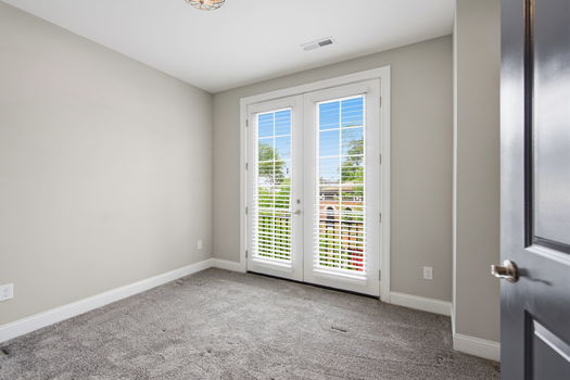 50-web-or-mls-3118 Woodburn Ave-50