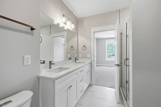 51-web-or-mls-739 Manhattan Blvd 302-51