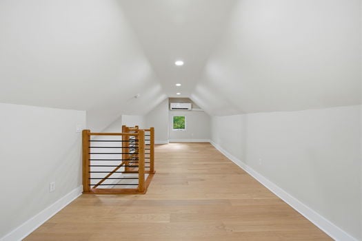 52-web-or-mls-2548 Hackberry St-52