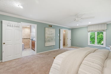 56-web-or-mls-9486 Oakhurst Ct-56