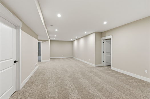 58-web-or-mls-4736 Alpine Ave-58