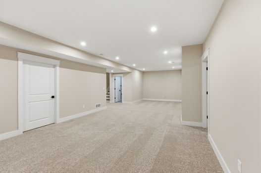 59-web-or-mls-4736 Alpine Ave-59