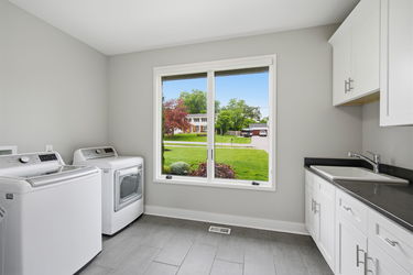 61-web-or-mls-9932 Zig Zag Rd-61