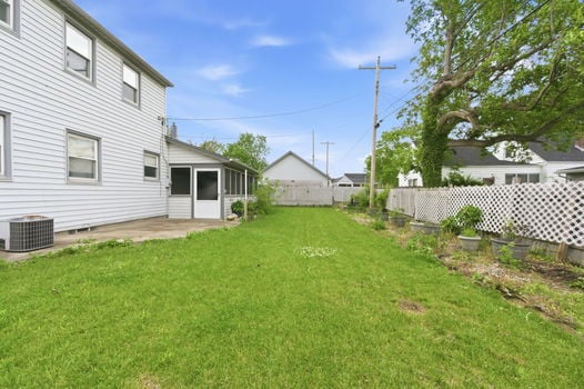 7-web-or-mls-1290 Main St-7