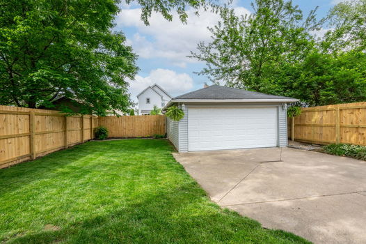 7-web-or-mls-2846 Markbreit Ave Outside-7