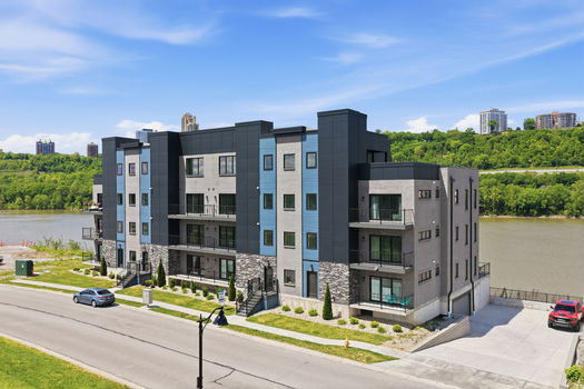 7-web-or-mls-739 Manhattan Blvd 302-7