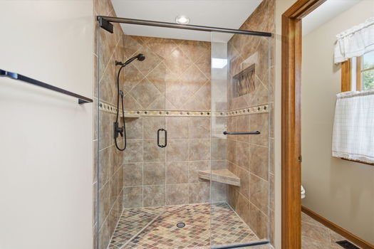 70-web-or-mls-7220 Rolling Meadows Dr-70